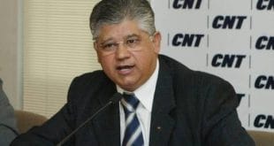 Ex-Senador Clésio Andrade depõe no MP e nega envolvimento em desvio de dinheiro