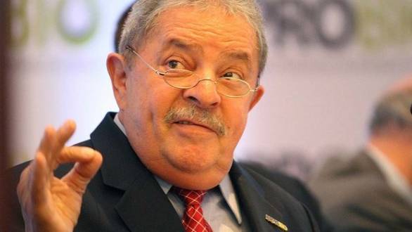 Lula diz que 'reza todo dia' para candidato petista vencer em Minas