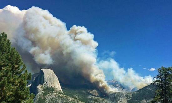 Fogo começou perto do Lago Bass e atingiu 133 hectares do Parque Nacional de Yosemite, na Califórnia