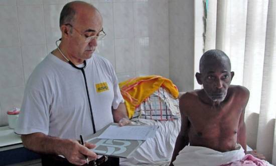 García Viejo, 69 anos, é o segundo espanhol infectado pelo vírus. Ele foi levado para o hospital Carlos III da capital espanhola