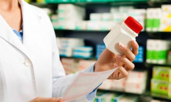 Diante de um mercado de varejo farmacêutico que ainda é muito pulverizado, líderes vem abrindo um número de lojas novas por ano na casa de uma centena