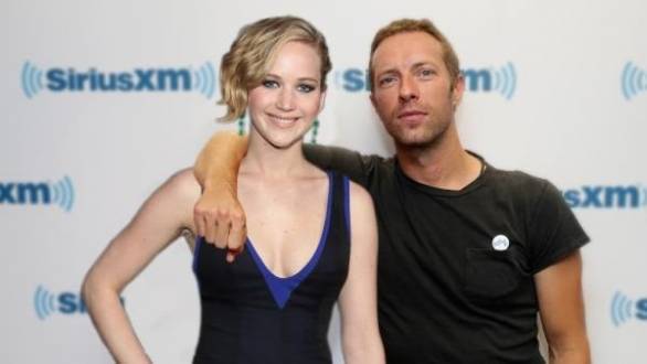 Jennifer Lawrence e Chris Martin tornam público que estão juntos