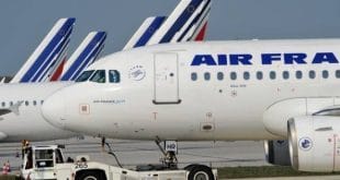 Todos os passageiros cujos voos foram cancelados podem pedir reembolso integral do valor da passagem; na quarta-feira, a Air France anunciou o cancelamento da expansão de sua filial de baixo custo, a Transavia