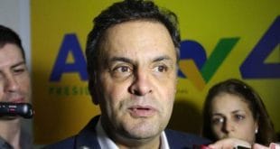 Eleições 2014 - Uma candidata baixou o nível e outra não quer debate', diz Aécio