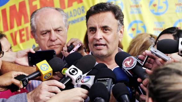 Eleições 2014 - "PT acaba com a credibilidade do IBGE", diz Aécio Neves