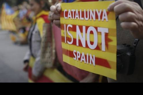 Europa - Líder da Catalunha assina decreto que convoca plebiscito