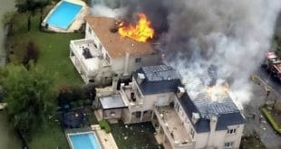 Acidente causou "a destruição total de uma propriedade e o incêndio parcial de outras duas residências vizinhas, todas vazias...", segundo o prefeito de Buenos Aires, Julio Zamora