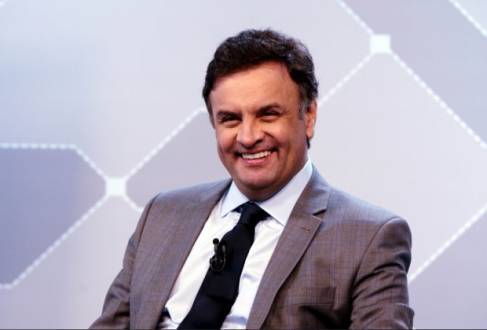 "Se não sabia não deve governar mais por absoluta incapacidade", diz Aécio