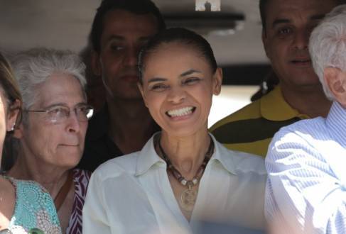 Para a publicação, a ex-senadora tem utilizado a imagem de "boazinha" na campanha, destacando uma nova política, mas agora precisa "aprender" com Dilma