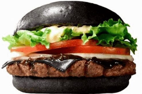 Burger King lança hambúrguer totalmente preto no Japão