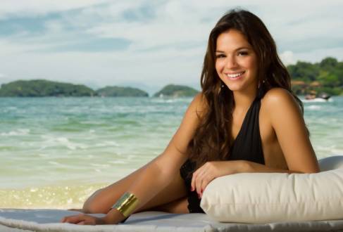 Atriz terá papel de destaque no elenco da novela da TV Globo, escrita por Alcides Nogueira e Mário Teixeira, com direção de núcleo de Wolf Maya