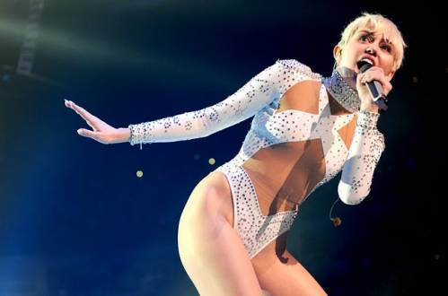 Miley Cyrus cancela show em Brasília