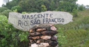 Pela primeira vez na história, a nascente do rio São Francisco, situada no Parque Nacional da Serra da Canastra, em Minas Gerais, está completamente seca.