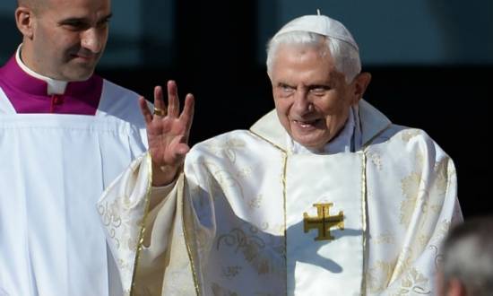 O Papa emérito, teológico de perfil conservador, se recusa a ser usado contra o seu sucessor argentino eleito em março de 2013.