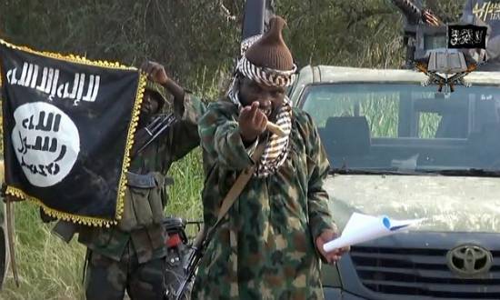 No último vídeo do grupo islâmico, divulgado na semana passada, um homem descrito como um piloto da Força Aérea da Nigéria foi decapitado