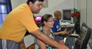 Curso gratuito de informática beneficia idosos de Montes Claros