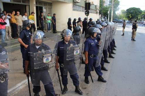 Montes Claros - Guarda Municipal realiza simulação de combate a distúrbios civis