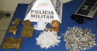 Na residência, na Rua França, a Polícia Militar (PM) apreendeu dois pés de maconha, 200 pedras de crack e 150 buchas, além de dois tabletes de maconha.