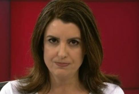 A jornalista Carla Lopes foi demitida nessa quarta-feira (15) pela GloboNews. No dia 27 de setembro, ela apresentava o Jornal da GloboNews, Edição das 18h, quando cometeu uma gafe, ao vivo, com a repórter Fernanda Galvão, de Brasília.