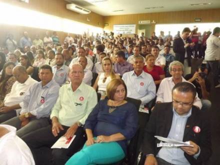MG - 600 Cidades de Minas estão com o 13º salário comprometido