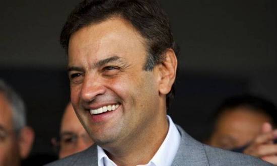 Na sua volta ao Senado após a derrota pela disputa à Presidência Aécio condicionou o estabelecimento de um diálogo com o governo Dilma Rousseff