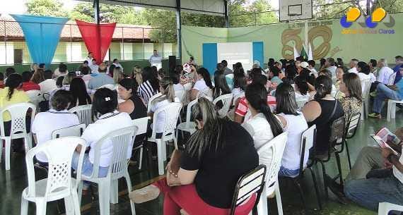 Cerca de 200 pessoas participaram do encontro - foto Jerusia Arruda