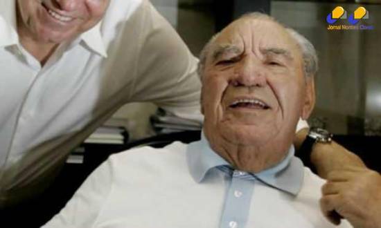 Velório ocorre no cemitério israelita do Butantã, em cerimônia reservada para família e amigos