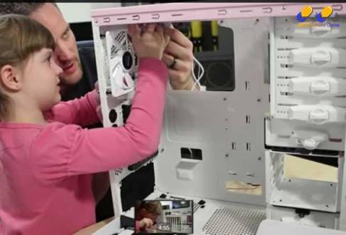 Menina de cinco anos cria seu próprio computador