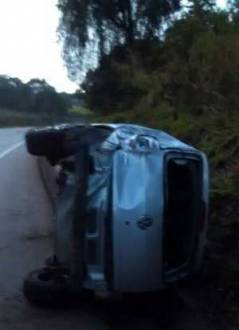 MG - Motorista inabilitado morre em capotagem