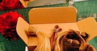 O hair stylist Tiago Parente recolhe as doações de clientes em seu salão e envia para a ONG Cabelegria
