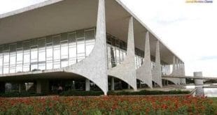 Governo não economiza nos gastos de fim de ano