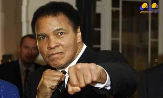 Boxe - Muhammad Ali hospitalizado com pneumonia
