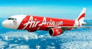 Ásia - Buscas do avião desaparecido da AirAsia são suspensas até terça-feira