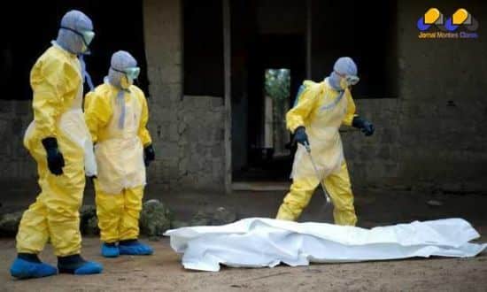 Perigoso, o vírus do ebola ataca principalmente quem trabalha na área de medicina tratando os doentes.