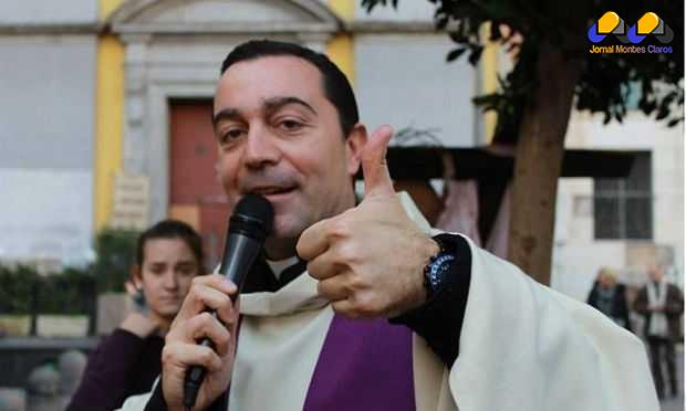 Europa - Padre italiano instala bloqueador de celular em igreja de Nápoles