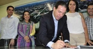 Montes Claros - Município apresenta balanço da Educação e decreto é assinado em favor dos professores