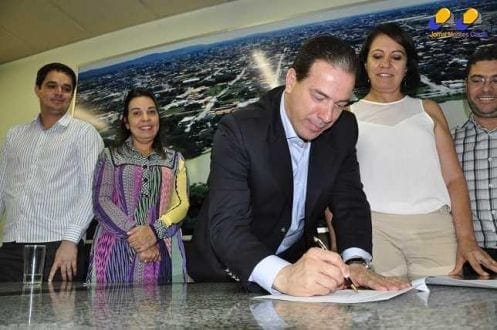 Montes Claros - Município apresenta balanço da Educação e decreto é assinado em favor dos professores