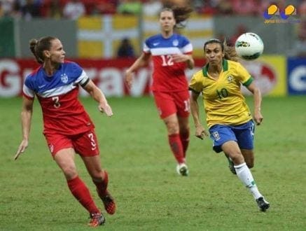 O Brasil, de Marta, empatou com EUA, e foi campeão / Bruno Domingos/Mowa Press