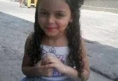 Criança de 4 anos foi atropelada, junto com a mãe, há um mês no bairro Alto Vera Cruz, na região Leste de Belo Horizonte; Polícia Civil garante que está averiguando o caso