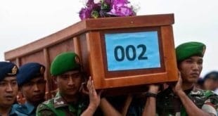 Ásia - Após encontrar 7 corpos, Indonésia suspende buscas por avião desaparecido