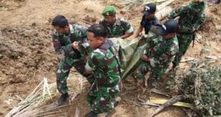 Ásia - Aumenta para 39 número de mortos em deslizamentos de terra na Indonésia