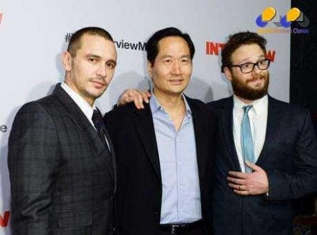 Atores James Franco, Charles Rahi Chun e Seth Rogen posam na première de "A Entrevista" em Los Angeles. 11/12/2014
