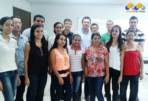Na reunião, o presidente, Edilson Torquato, o professor Marcos Fábio, mentor do projeto, os membros do EMEI e das entidades