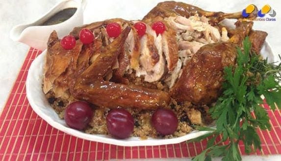 Gastronomia - Receita de Peru em mel de engenho com farofa de castanhas