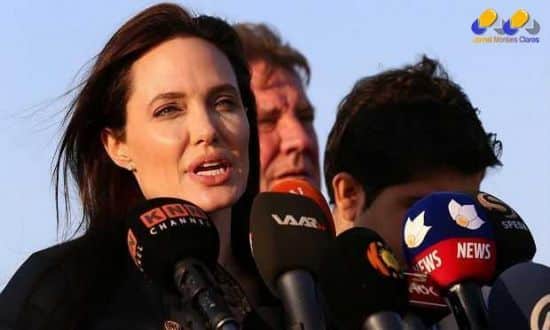 "É minha 50ª visita ao Iraque desde 2007, e o sofrimento é muito maior do que o que eu havia visto", declarou Angelina no campo de refugiados de Khanke, norte do país
