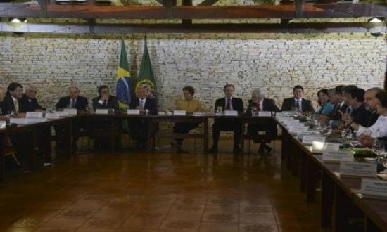 A presidente já estava há cerca de um mês sem falar com a imprensa. Esta foi a primeira reunião do 2° mandato