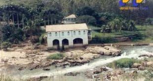 Cachoeira do Cravo, no distrito de Nestor Gomes, a 42 km do município de São Mateus, no norte do Espírito Santo
