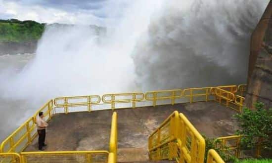 Central de Três Gargantas tem uma capacidade instalada de 22,5 mil MW contra os 14 mil MW de Itaipú
