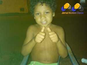 Lucas Samuel Gonçalves Santos de 4 anos, se encontrava atrás do caminhão, justo na frente da porta de sua casa