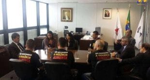 MG - Grupo de excedentes do concurso de investigador se reúnem com chefe de polícia e deputado federal Laudívio Carvalho